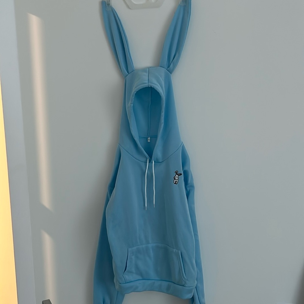 No tag hooded w bunny ears says XL for juniors or small for adults front pocket